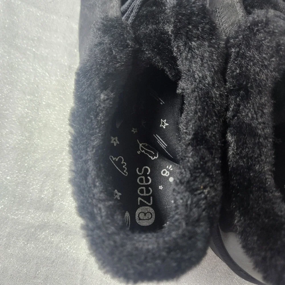 Bzees Golden Womens Black Faux Fur Trim Slip On Comfort Ankle Booties Size 8.5M